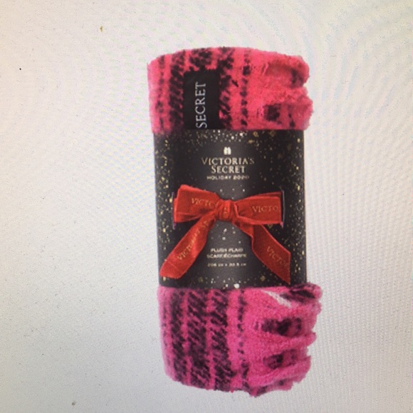 Victoria’s Secret Scarf - Picture 8 of 8